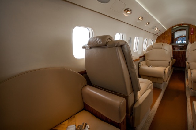 jet di aviazione aziendale Gulfstream G100